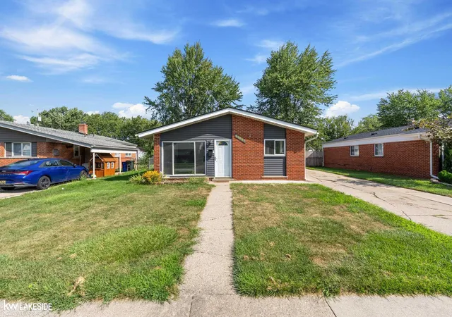 Photo 2 of Single family home for sale at 21537 Parkway St, Saint Clair Shores, MI 48082 | MLS# 50219679 | Listing updated on 2026-09-08
