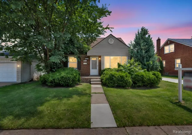 Homes for sale in Allen Park, MI | 7641 Pelham Rd, Allen Park, MI 48101 | MLS# 61007833