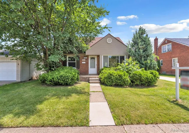 Homes for sale in Allen Park, MI | 7641 Pelham Rd, Allen Park, MI 48101 | MLS# 61007833