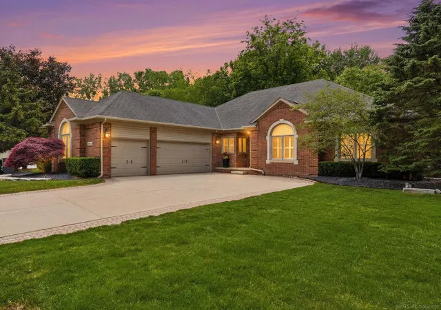 Homes for sale in Shelby Twp, MI | 54501 Aurora Park, Shelby Twp, MI 48316 | MLS# 50211450
