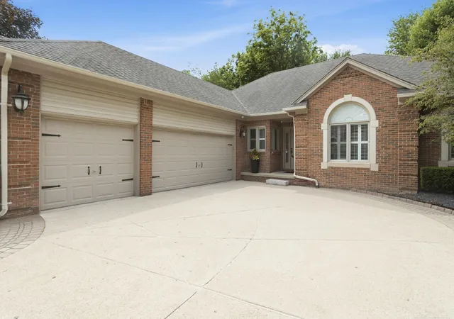 Homes for sale in Shelby Twp, MI | 54501 Aurora Park, Shelby Twp, MI 48316 | MLS# 50211450