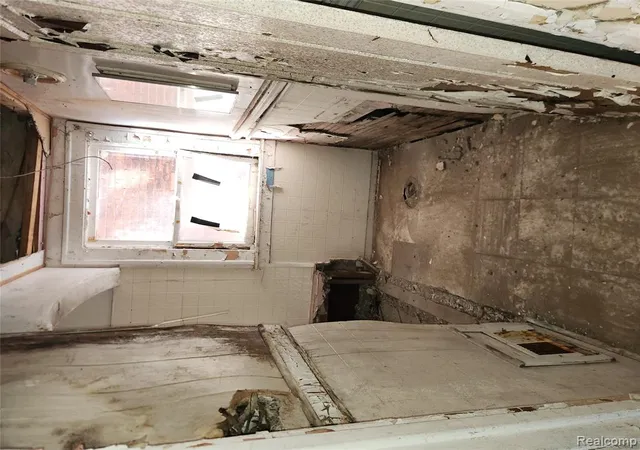 Listing Photo 2 - Condo for sale in building located at 4021 Elmhurst St, Detroit, MI 48204 - Unit #