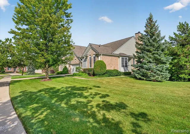 Photo 3 of Sale Pending at 16590 Cottonwood Ct, Northville, MI 48168 4425 | MLS# 61024471 | Listing updated on 2026-09-18