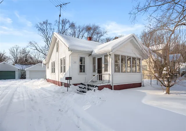 Homes for sale in Kalamazoo, MI | 705 Dayton Ave, Kalamazoo, MI 49048 | MLS# 70513018