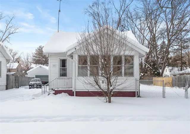 Homes for sale in Kalamazoo, MI | 705 Dayton Ave, Kalamazoo, MI 49048 | MLS# 70513018