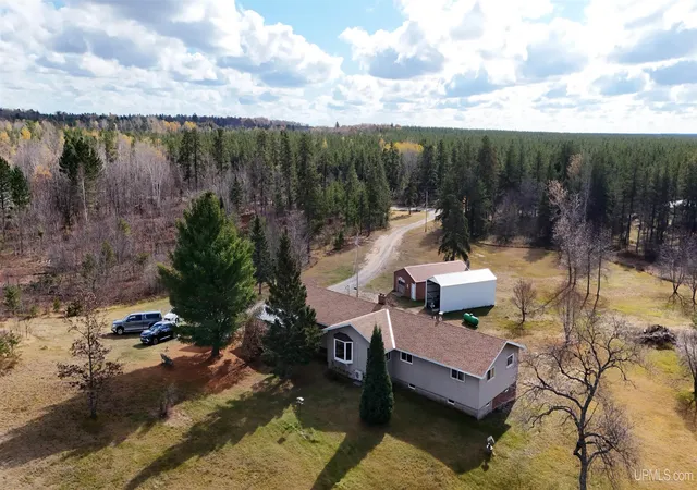 Photo 4 of Single family home for sale at 200 Station Rd, Gwinn, MI 49841 | MLS# 50207936 | Listing updated on 2026-07-31
