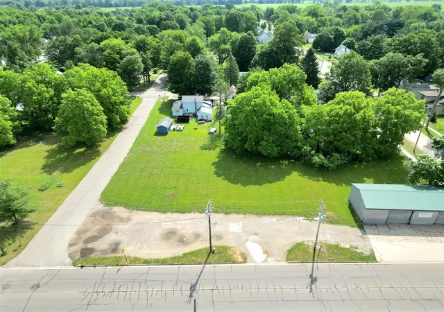 2nd image of 320 E Vine St, Vicksburg, MI 49097 | MLS# 70537789