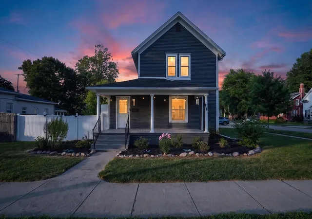 1st image of 125 E Lincoln, Grand Ledge, MI 48837 | MLS# 70544091