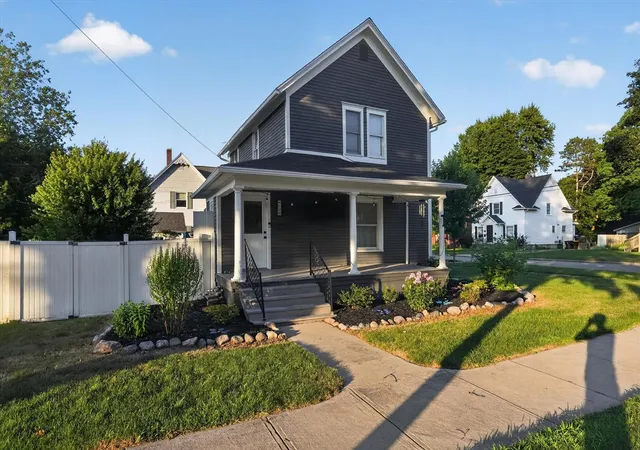2nd image of 125 E Lincoln, Grand Ledge, MI 48837 | MLS# 70544091