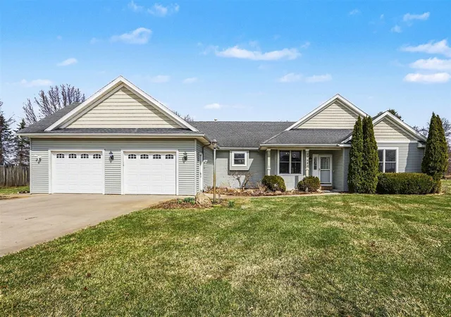 2nd image of 27580 Manchester Cir, Paw Paw, MI 49079 | MLS# 70524989