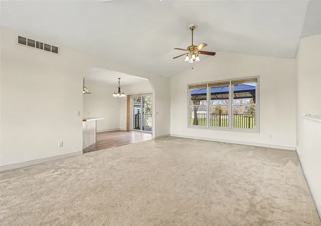 4th image of 27580 Manchester Cir, Paw Paw, MI 49079 | MLS# 70524989