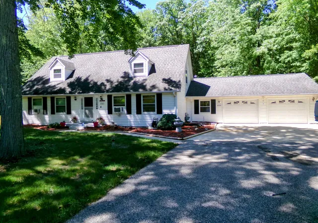 1st image of 2341 E Cherrywood Dr, Midland, MI 48640 | MLS# 80069627