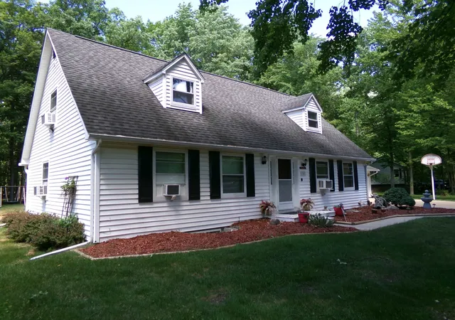 2nd image of 2341 E Cherrywood Dr, Midland, MI 48640 | MLS# 80069627