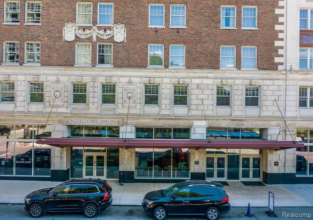 2nd image of 525 W Lafayette Blvd, Detroit, MI 48226