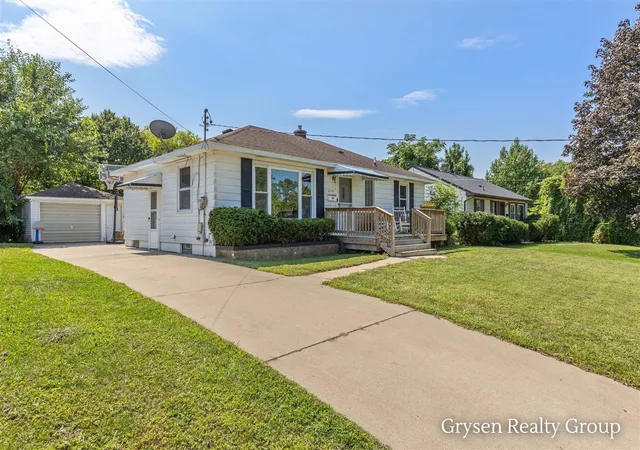 Photo 2 of Sale Pending at 2141 Avon Ave, Wyoming, MI 49519 | MLS# 70555589 | Listing updated on 2026-09-01