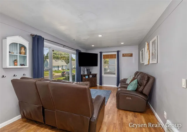 Photo 3 of Sale Pending at 2141 Avon Ave, Wyoming, MI 49519 | MLS# 70555589 | Listing updated on 2026-09-01