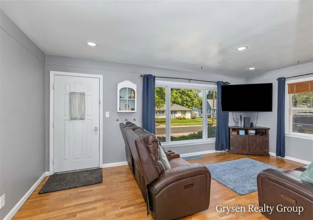 Photo 3 of Sale Pending at 2141 Avon Ave, Wyoming, MI 49519 | MLS# 70555589 | Listing updated on 2026-09-01