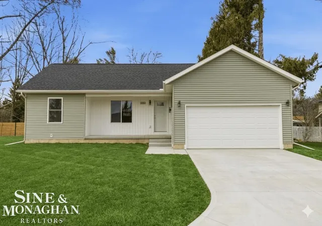 Homes for sale in Marysville, MI | 1250 18th St, Marysville, MI 48040 | MLS# 50213167