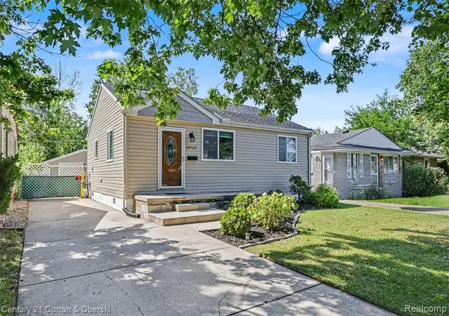 Photo 2 of Sale Pending at 29729 Balmoral St, Garden City, MI 48135 3438 | MLS# 61024616 | Listing updated on 2026-08-30