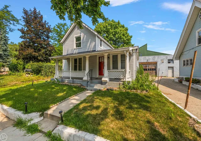 Photo 3 of Single family home for sale at 118 W Summit St, Ann Arbor, MI 48103 | MLS# 50185013 | Listing updated on 2026-09-20