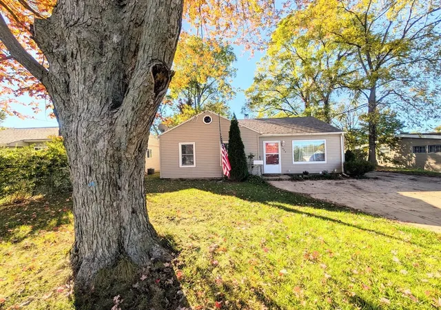 Homes for sale in Battle Creek, MI | 582 Riverside Dr, Battle Creek, MI 49015 | MLS# 70500339