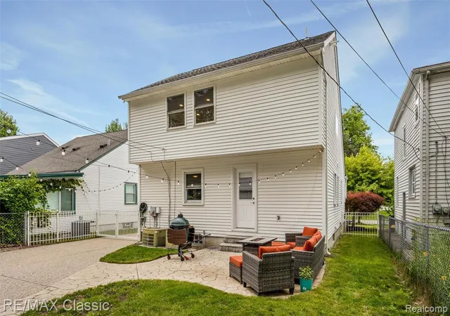 Homes for sale in Royal Oak, MI | 605 Fernwood Rd, Royal Oak, MI 48067 | MLS# 61005020