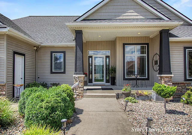 Photo 4 of Sale Pending at 9121 24th Avenue, Jenison, MI 49428 | MLS# 70553190 | Listing updated on 2026-09-03
