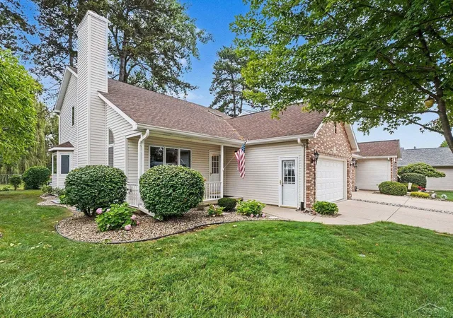 2nd image of 8 Thornapple Ct, Saginaw, MI 48603 | MLS# 50216558