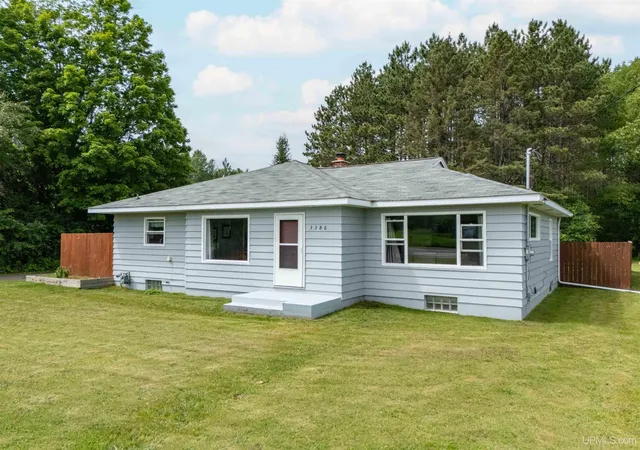 Homes for sale in Iron River, MI | 3386 Us 2 Hwy, Iron River, MI 49935 | MLS# 50213744
