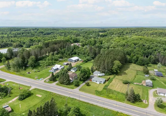 Homes for sale in Iron River, MI | 3386 Us 2 Hwy, Iron River, MI 49935 | MLS# 50213744