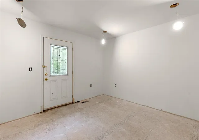 3rd image of 8945 Vergennes St, Ada, MI 49301 | MLS# 70541996