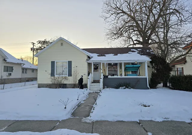 Homes for sale in Bay City, MI | 406 Stanton St, Bay City, MI 48708 | MLS# 50199397
