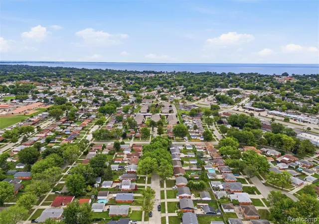 27th image of 21601 Parkway St, Saint Clair Shores, MI 48082 | MLS# 61022607