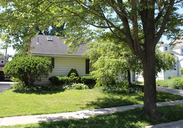 Photo 1 of Single family home for sale at 1810 Holland St, Birmingham, MI 48009 | MLS# 70545459 | Listing updated on 2026-08-19