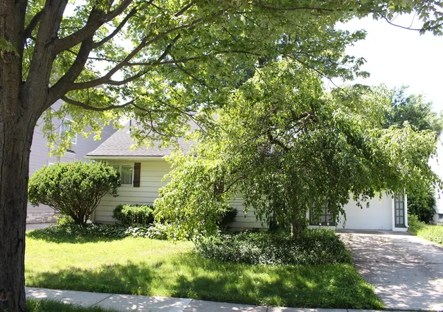Photo 2 of Single family home for sale at 1810 Holland St, Birmingham, MI 48009 | MLS# 70545459 | Listing updated on 2026-08-19