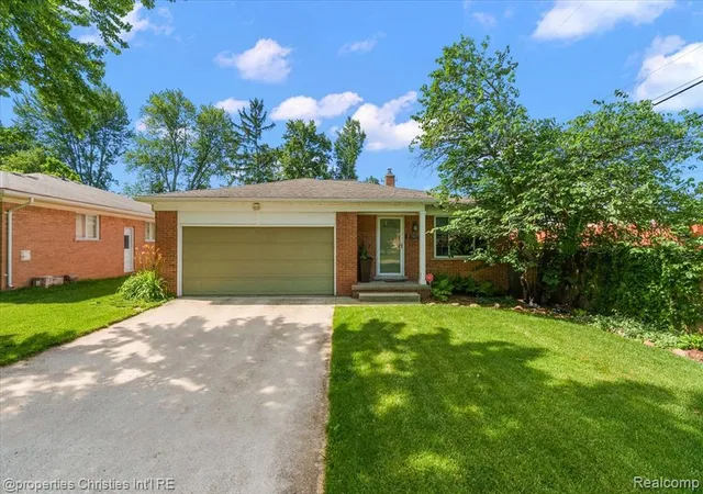 2nd image of 17657 Avilla Blvd, Lathrup Village, MI 48076 2732 | MLS# 61023383