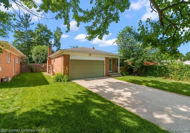 3rd image of 17657 Avilla Blvd, Lathrup Village, MI 48076 2732 | MLS# 61023383