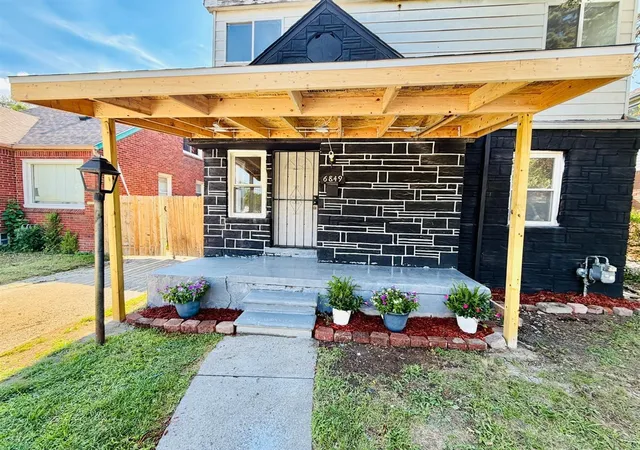 1st image of 6849 Sw Rosemont Ave, Detroit, MI 48228 | MLS# 70544516