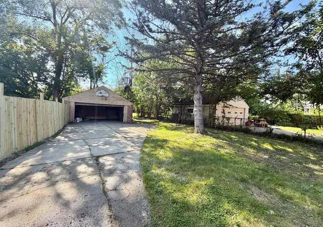5th image of 6849 Sw Rosemont Ave, Detroit, MI 48228 | MLS# 70544516