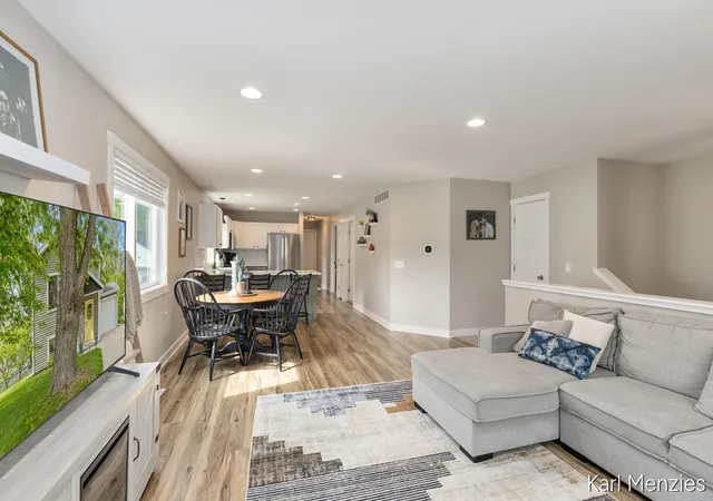 3rd image of 1231 Bradford St, Grand Rapids, MI 49503 | MLS# 70534901