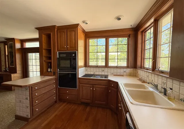 5th image of 430 W Upton Ave, Reed City, MI 49677 | MLS# 70535882
