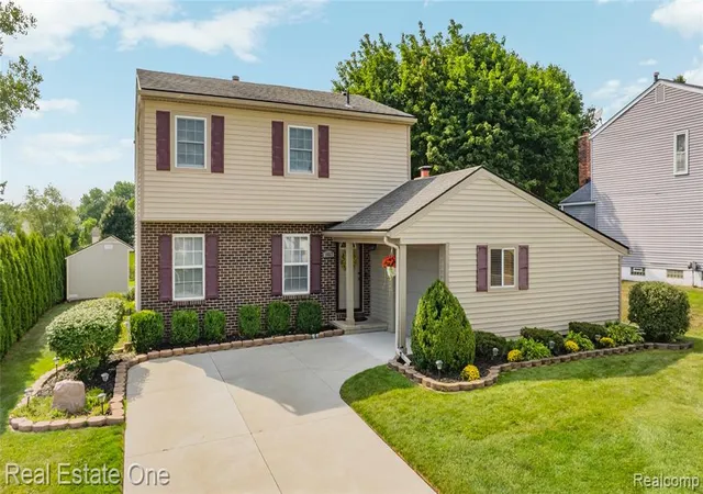 Photo 2 of Sale Pending at 1667 Brentwood Dr, Wixom, MI 48393 1117 | MLS# 61025433 | Listing updated on 2026-09-17