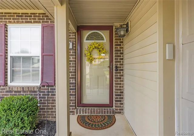 Photo 3 of Sale Pending at 1667 Brentwood Dr, Wixom, MI 48393 1117 | MLS# 61025433 | Listing updated on 2026-09-17