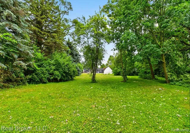 47th image of 245 Bates Ln, Monroe, MI 48162 | MLS# 61009358