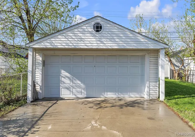 Homes for sale in Eastpointe, MI | 15361 Sprenger Ave, Eastpointe, MI 48021 | MLS# 60985149
