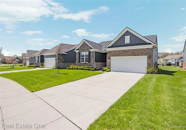 Homes for sale in New Hudson, MI | 30067 Turtle Creek Cir, New Hudson, MI 48165 | MLS# 60989986