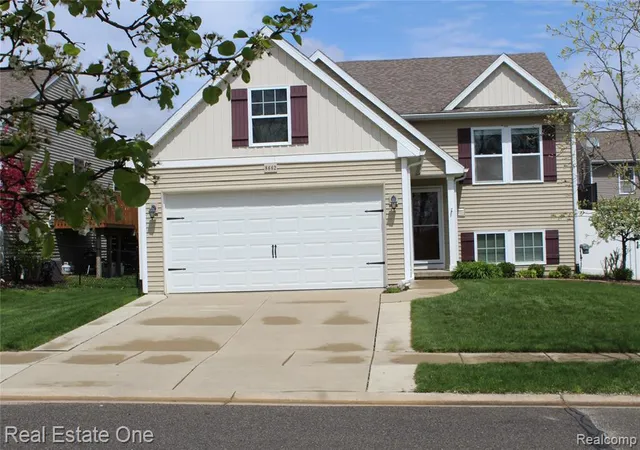Homes for sale in Fowlerville, MI | 8662 Pinnebog River Dr, Fowlerville, MI 48836 | MLS# 60988538