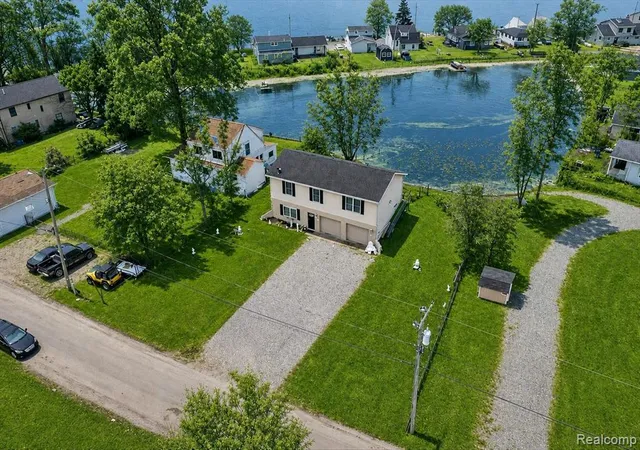 Homes for sale in Newport, MI | 6198 Brancheau Rd, Newport, MI 48166 | MLS# 60974188