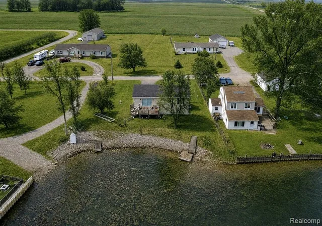 Homes for sale in Newport, MI | 6198 Brancheau Rd, Newport, MI 48166 | MLS# 60974188