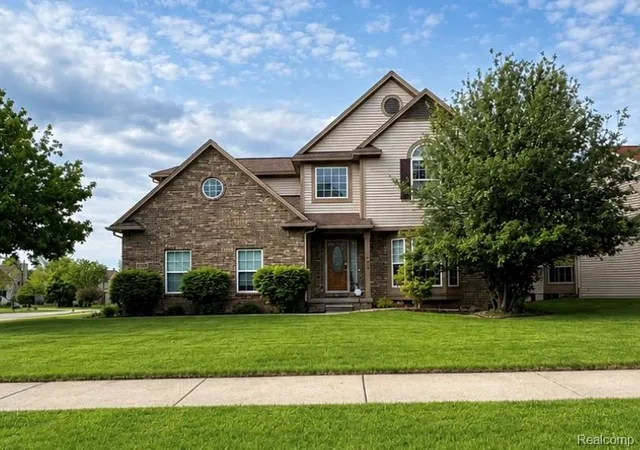 1st image of 8366 Sherwood Dr, Grand Blanc, MI 48439 | MLS# 61019323